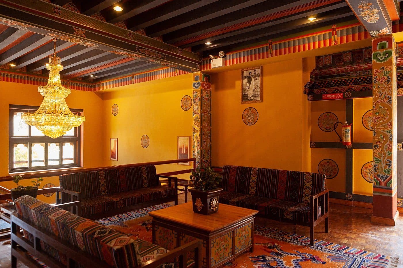 The lodge lounge at Olathang Cottages